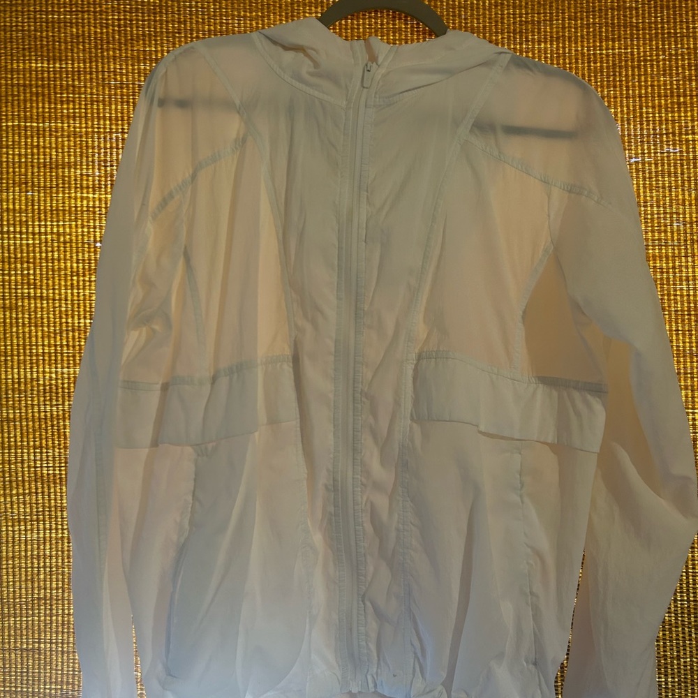 White Lululemon windbreaker